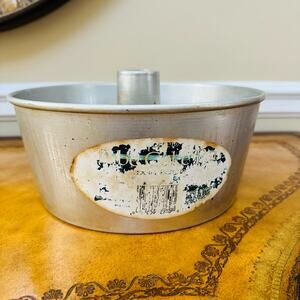 Vintage Comet Mirro Aluminum Tube Cake Pan Angel Food Cake Pan Made in USA